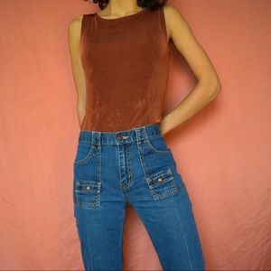 LEVIS CROPPED FLARE CUTOFF JEANS